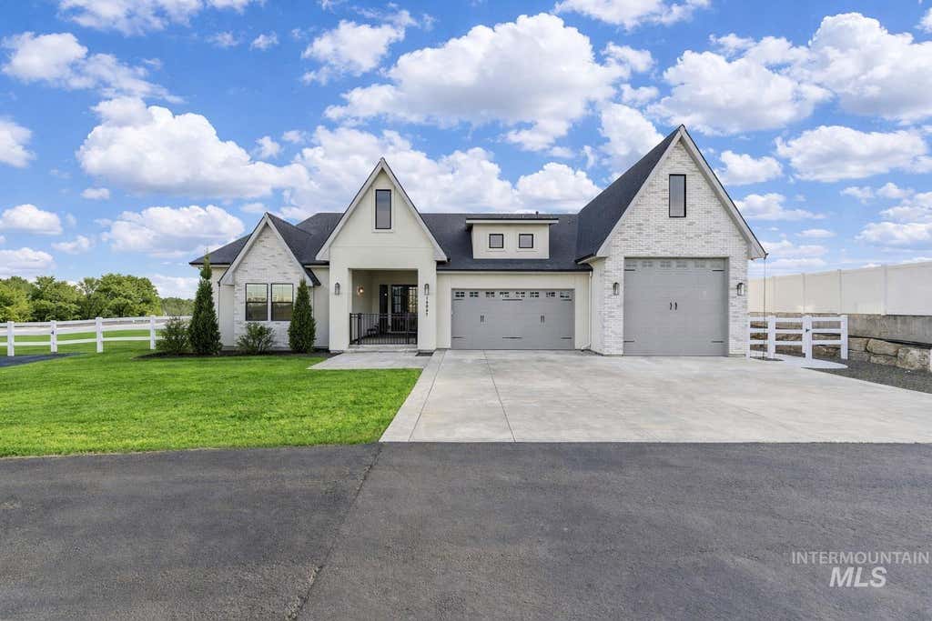 Photo of 14947 Red Barn Ct, Caldwell, ID 83607 (MLS # 98989723)