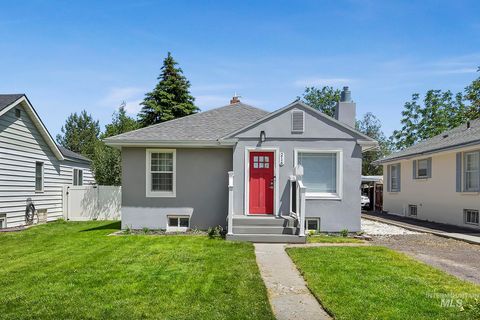 Photo of 216 Polk St, Twin Falls, ID 83301 (MLS # 98988723)