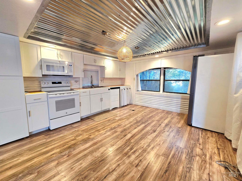 Photo of 1715 W Flamingo Ave #40A, Nampa, ID 83651 (MLS # 99000674)
