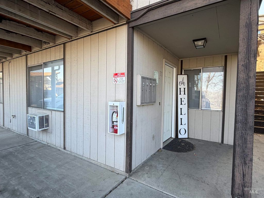 Photo of 557 Park Street #11, Lewiston, ID 83501 (MLS # 98981474)