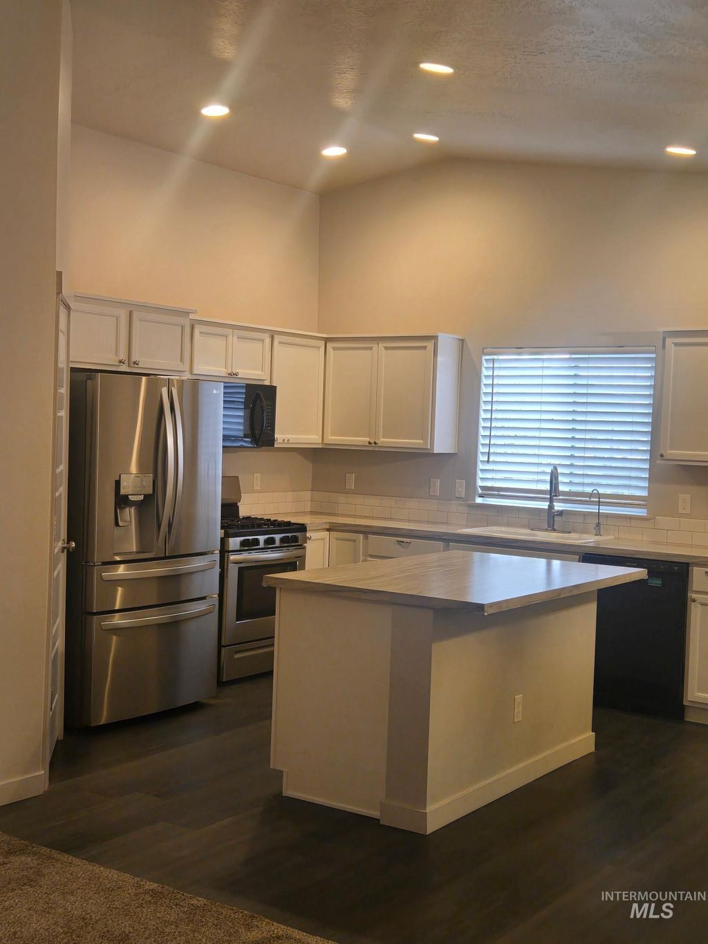 Photo of 5056 W Sands Basin Dr, Meridian, ID 83646 (MLS # 98982497)