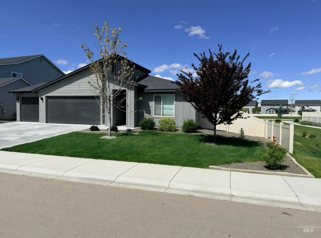 Photo of 5056 W Sands Basin Dr, Meridian, ID 83646 (MLS # 98982497)