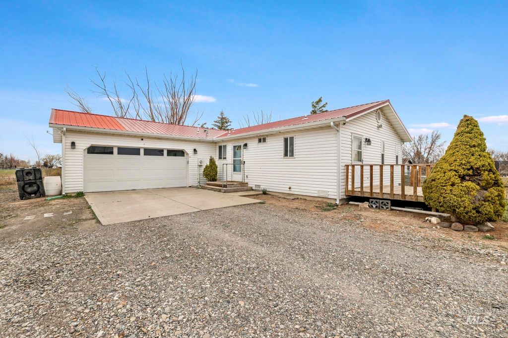Photo of 1465 Vista Dr, Gooding, ID 83330 (MLS # 98977939)