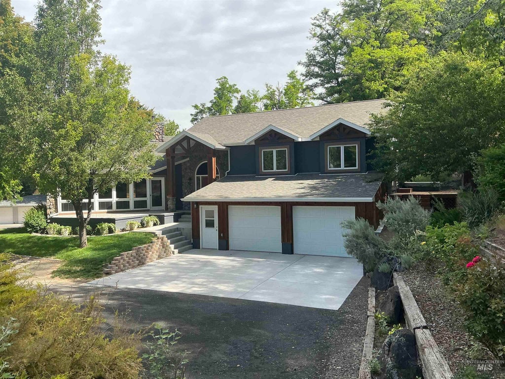 Photo of 985 985 E 245 S, Hagerman, ID 83332 (MLS # 99003182)