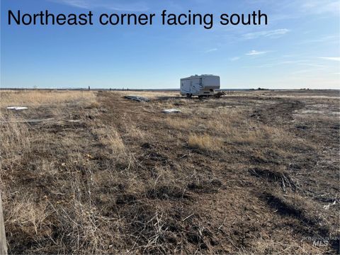 Photo of 249 Mariposa Circle, Shoshone, ID 83352 (MLS # 98939292)