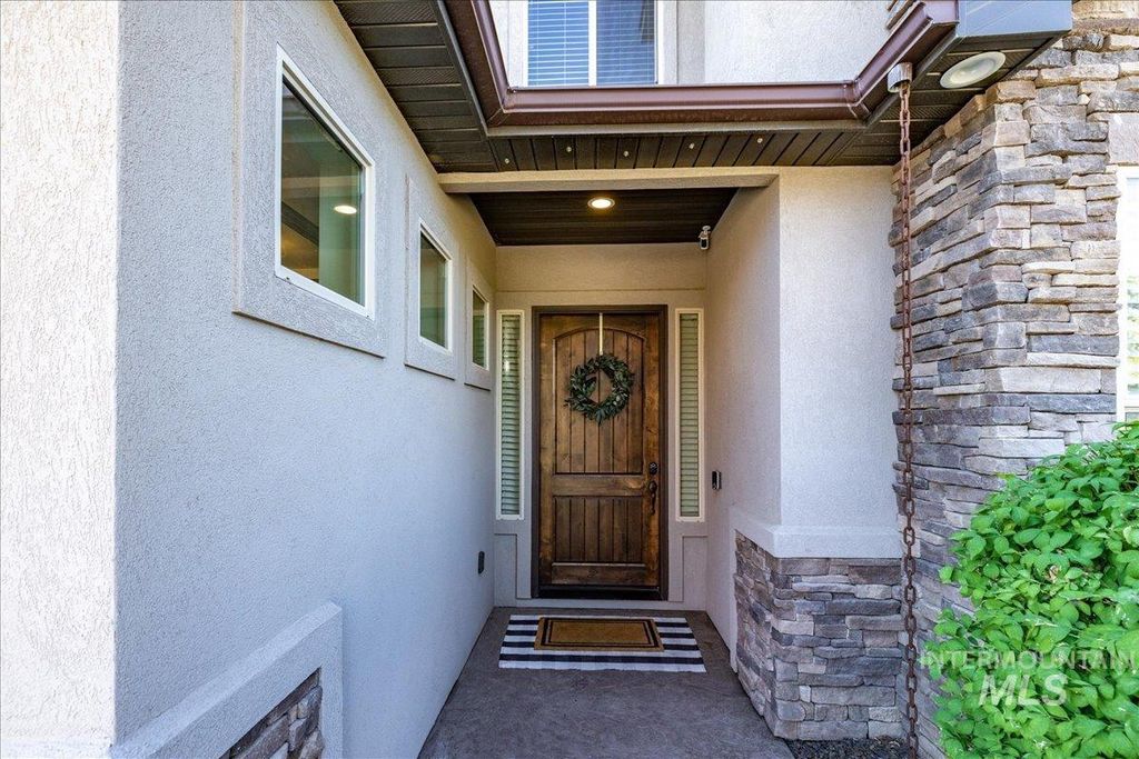 Photo of 3811 E Darlington Dr, Meridian, ID 83642 (MLS # 98969355)