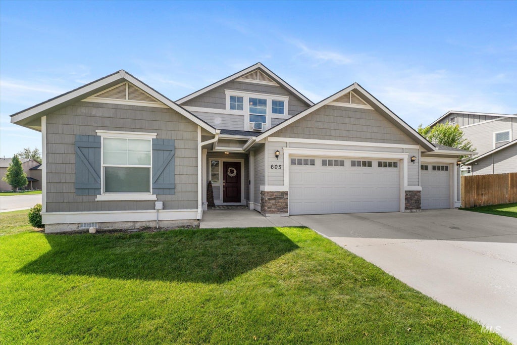 Photo of 605 SW Panner, Mountain Home, ID 83647 (MLS # 99000696)