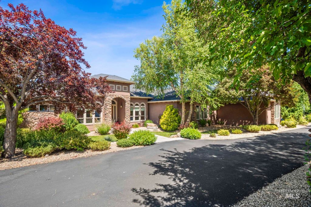 Photo of 5522 W Hollilynn Drive, Boise, ID 83709 (MLS # 98982620)