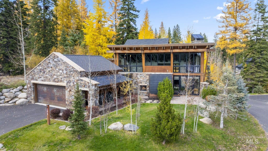 Photo of 16 Steelhead Court, Donnelly, ID 83615 (MLS # 98997680)