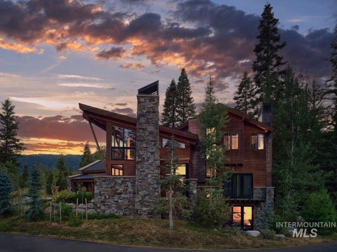 Photo of 16 Steelhead Court, Donnelly, ID 83615 (MLS # 98997680)