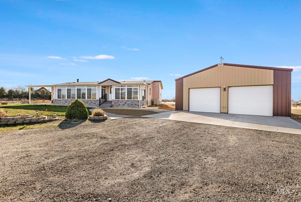 Photo of 3073 NE Desert Way, Mountain Home, ID 83647 (MLS # 98967968)