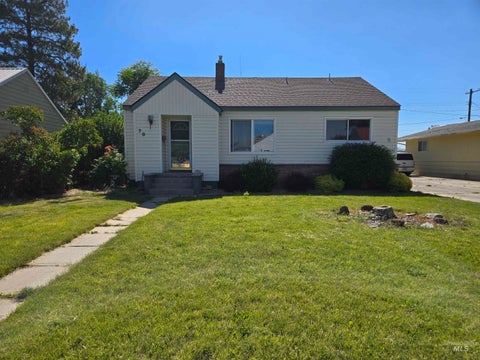Photo of 78 NW 5th Street, Ontario, OR 97914 (MLS # 98990780)