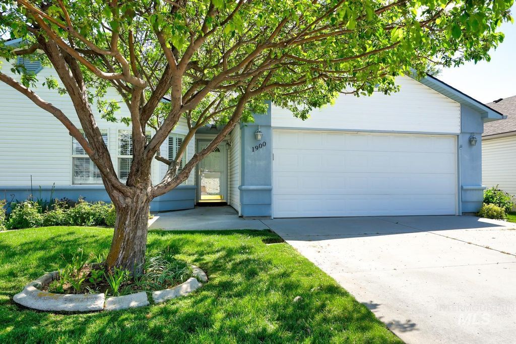 Photo of 1900 Iberis Ave, Meridian, ID 83646 (MLS # 98984018)