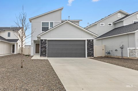 Photo of 2518 W Fallon Loop, Nampa, ID 83651 (MLS # 98968407)