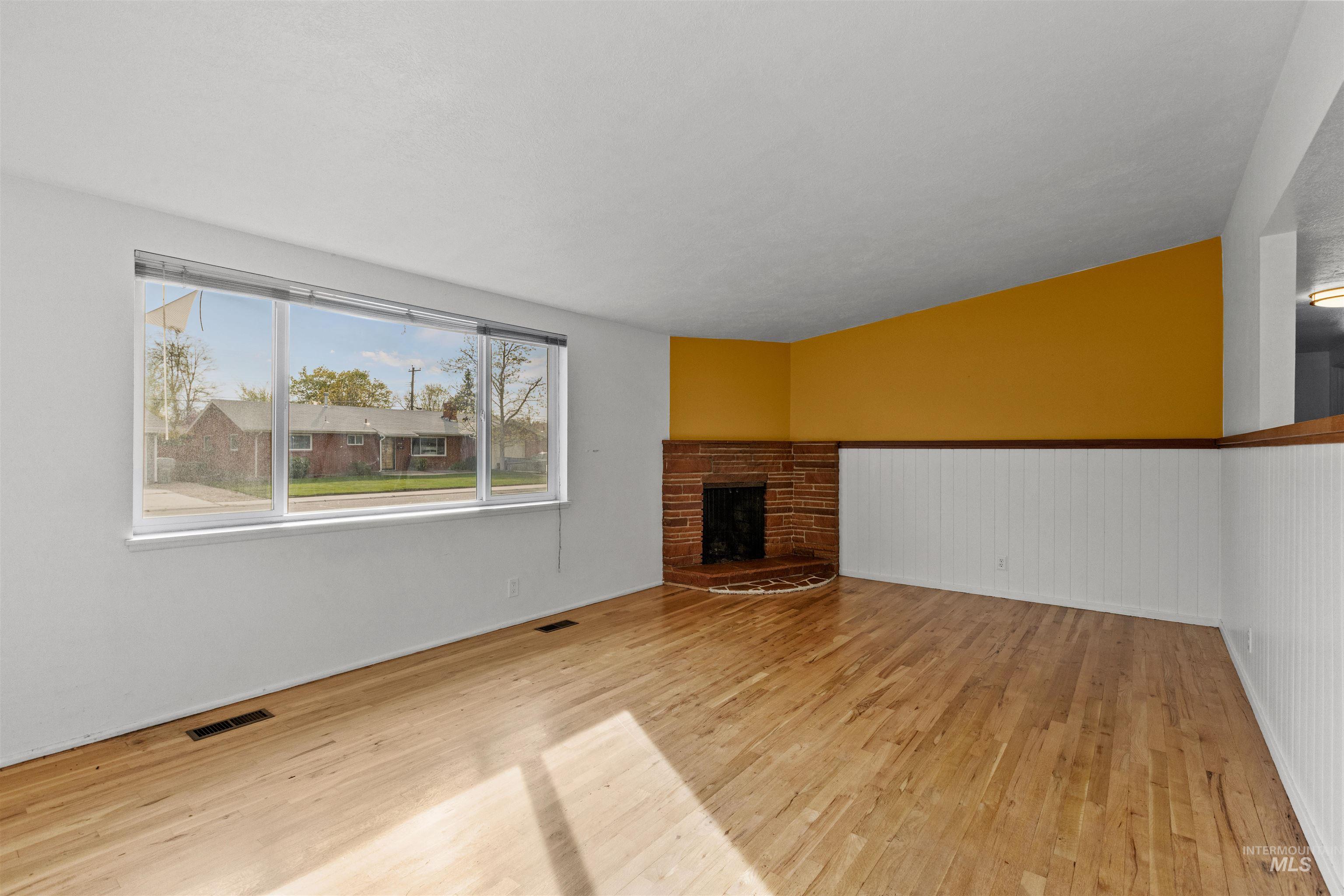 6834 W Ashland Drive