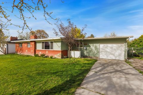 Photo of 6834 W Ashland Drive, Boise, ID 83709 (MLS # 98981364)