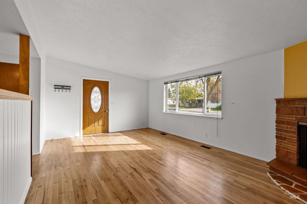 Photo of 6834 W Ashland Drive, Boise, ID 83709 (MLS # 98981364)