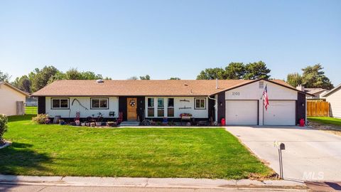 Photo of 2105 E Maryland Ave, Nampa, ID 83686 (MLS # 98979184)