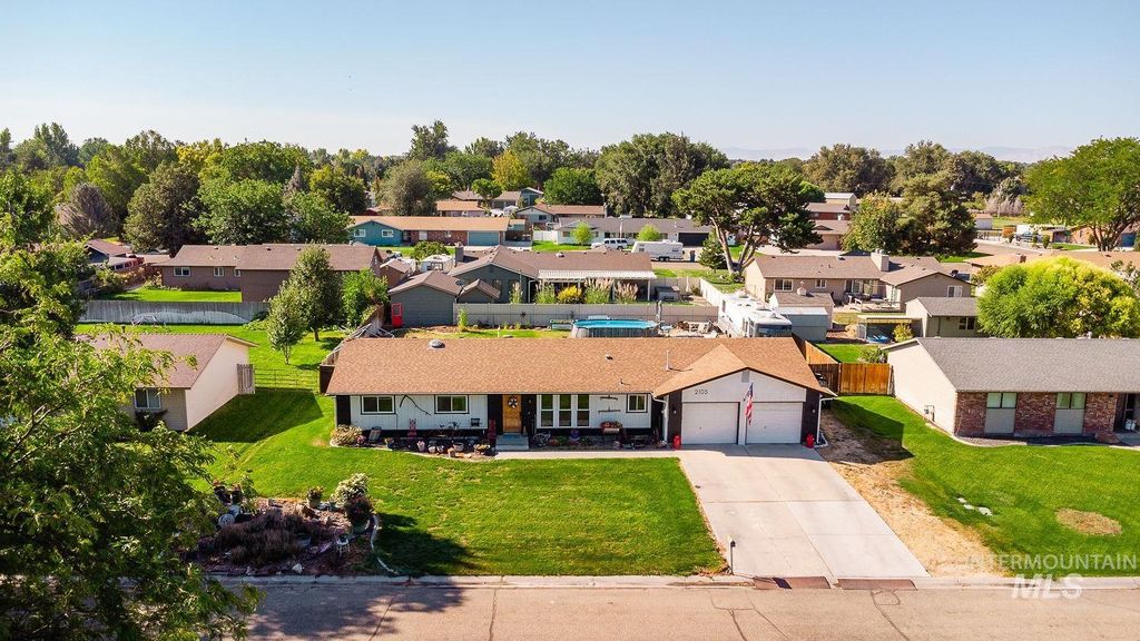 Photo of 2105 E Maryland Ave, Nampa, ID 83686 (MLS # 98979184)