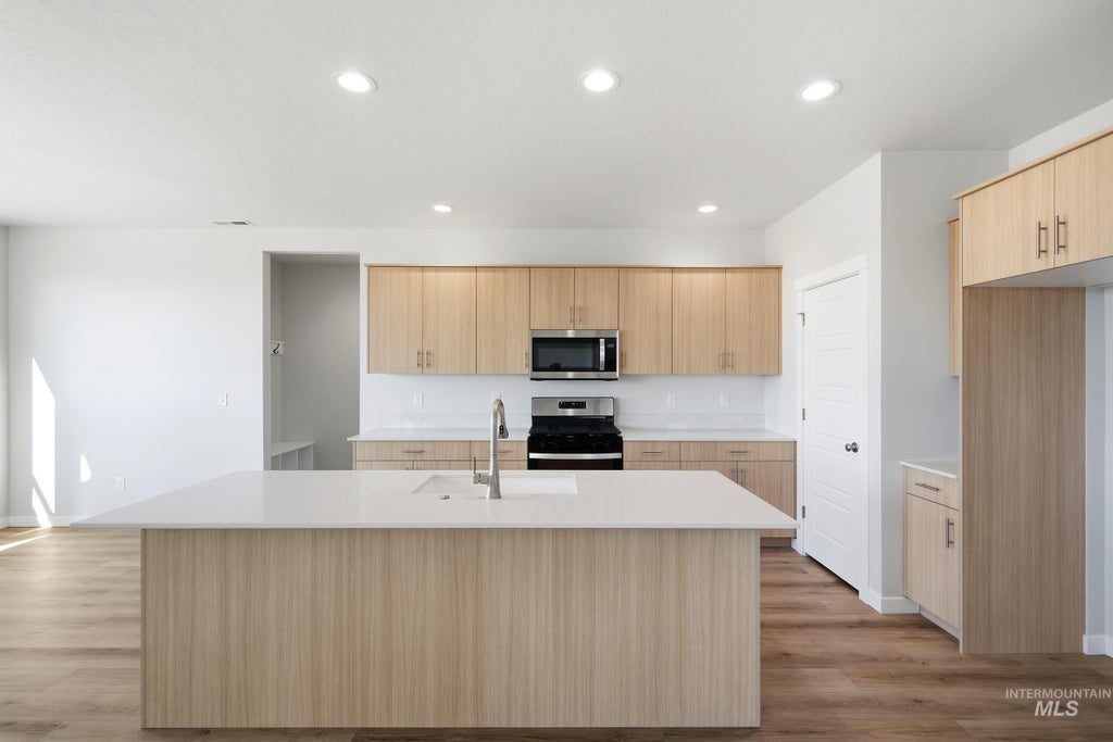 Photo of 901 E Crab Springs St, Nampa, ID 83686 (MLS # 98997655)