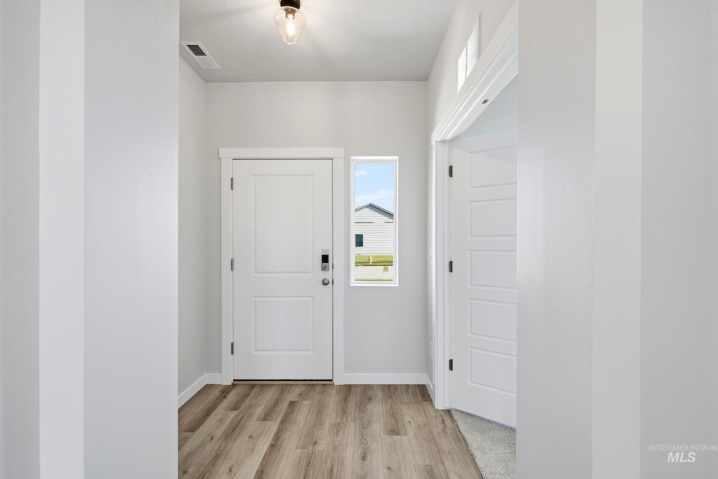 Photo of 901 E Crab Springs St, Nampa, ID 83686 (MLS # 98997655)