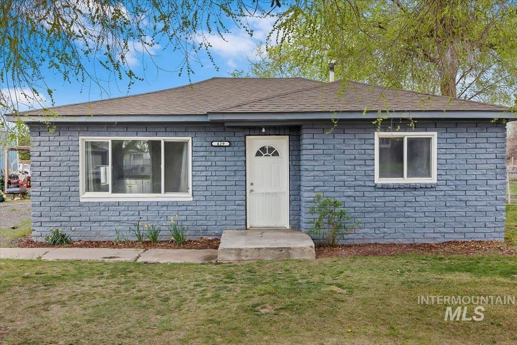 Photo of 429 Wakefield St, Twin Falls, ID 83301 (MLS # 98980169)