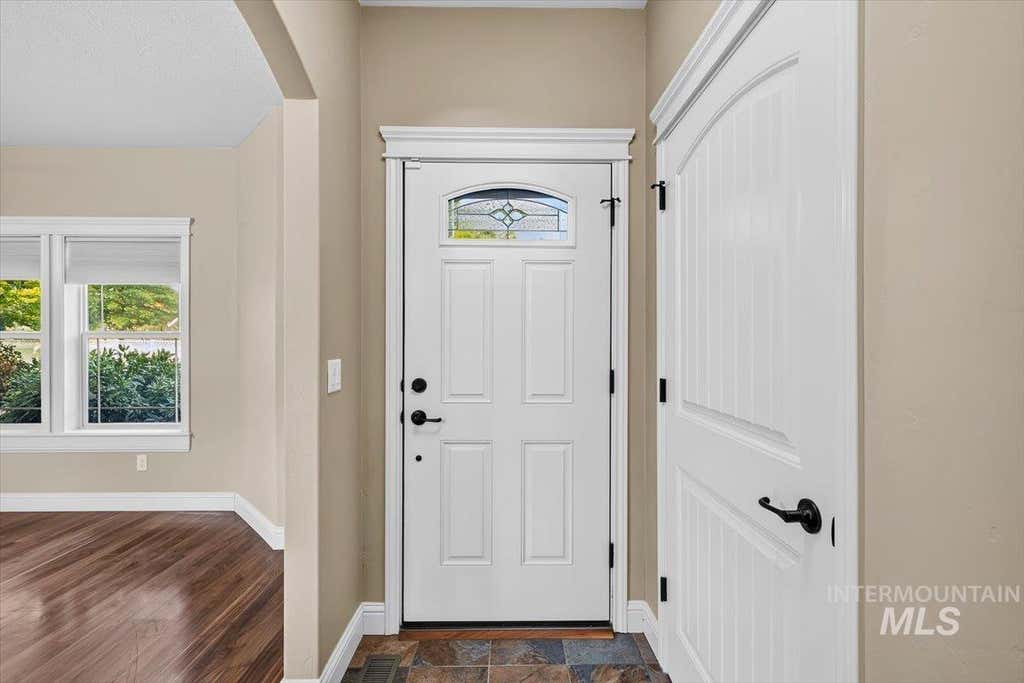 Photo of 654 S Whisperwood Way, Boise, ID 83709 (MLS # 98997085)