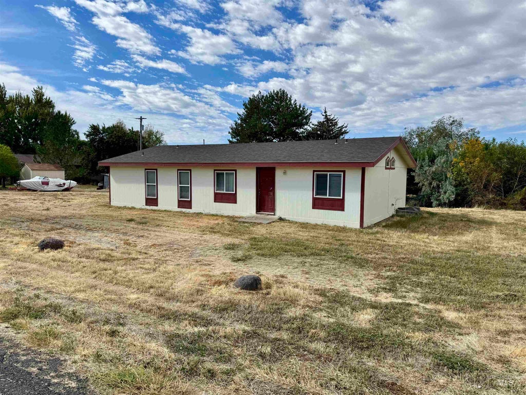 Photo of 250 S 2nd Ave, Hagerman, ID 83332 (MLS # 99002185)