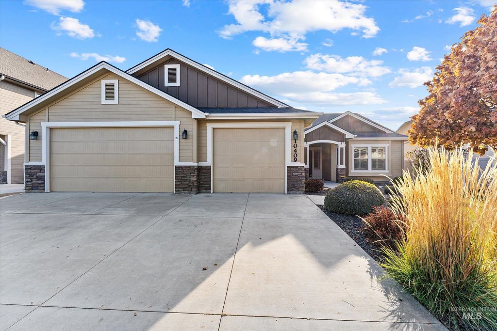 Photo of 10409 Boulder Peak St, Nampa, ID 83687 (MLS # 98968631)