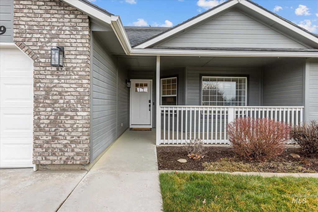 Photo of 16969 N Denemere Loop Pl, Nampa, ID 83687 (MLS # 98977174)