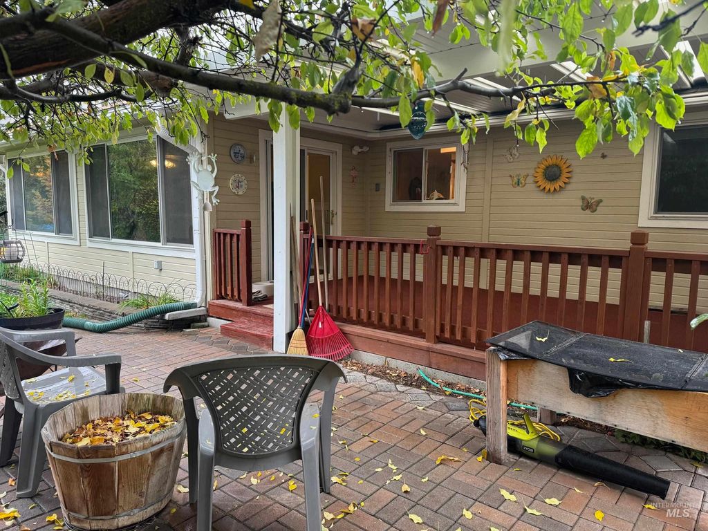 Photo of 2060 Bonnie Drive, Payette, ID 83661 (MLS # 98953058)