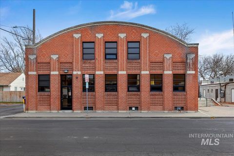 Photo of 324 Hansen St E St, Twin Falls, ID 83301 (MLS # 98969141)