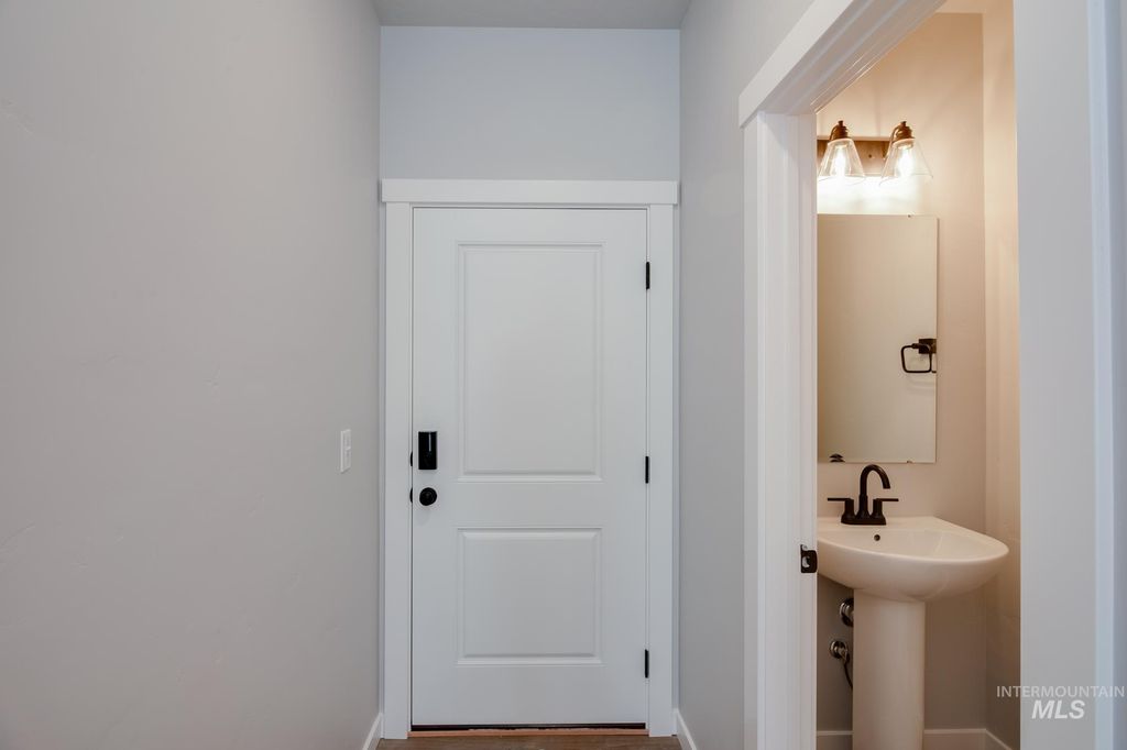 Photo of 242 Caribou Ct, Horseshoe Bend, ID 83629 (MLS # 98973282)