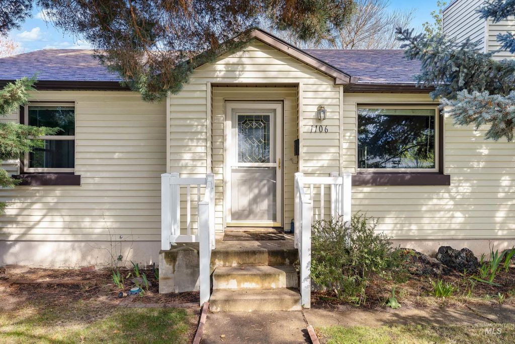 Photo of 1106 S Longmont Ave, Boise, ID 83706 (MLS # 98980616)