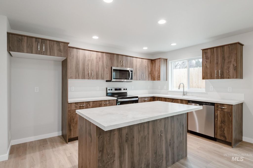 Photo of 1494 Long Pond St, Middleton, ID 83644 (MLS # 98968355)