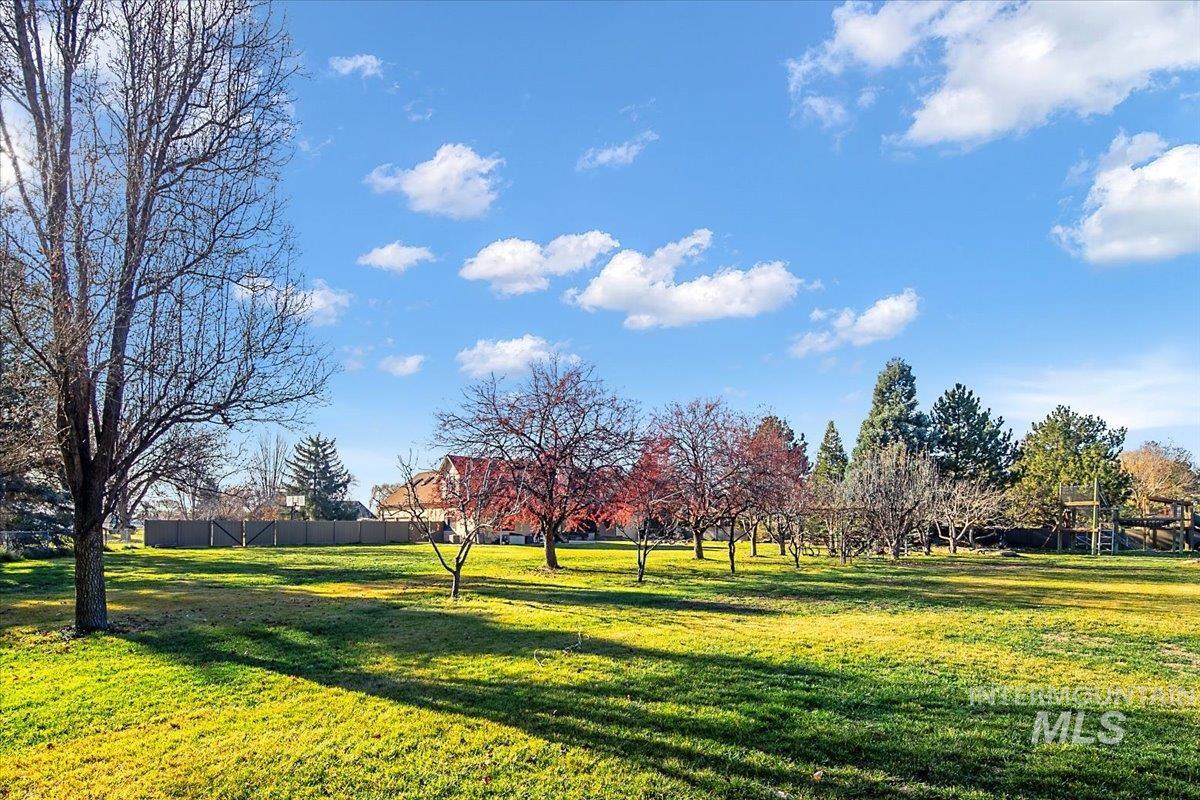 View of home's community