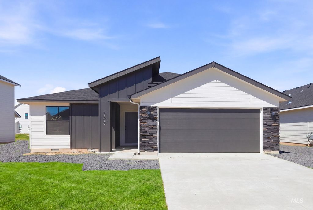 Photo of 5226 E Open Canyon Dr, Nampa, ID 83687 (MLS # 98981856)