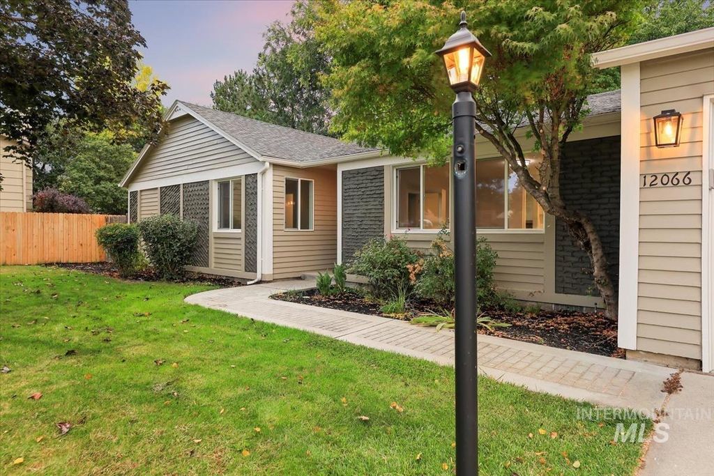 Photo of 12066 W W. Combs Park, Boise, ID 83713 (MLS # 98964779)