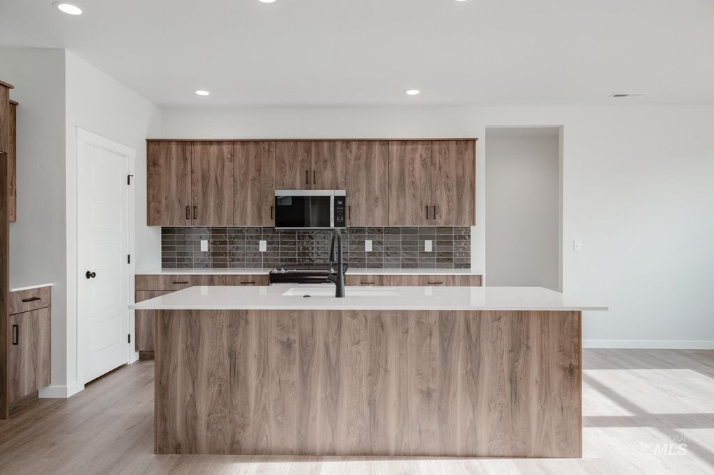 Photo of 2135 S Border Way, Meridian, ID 83642 (MLS # 98979926)