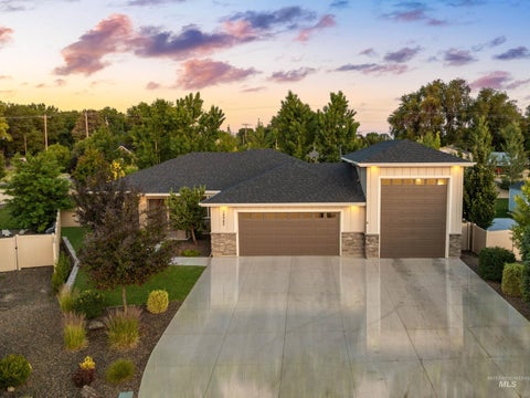 Photo of 12045 Thames Court, Nampa, ID 83651 (MLS # 98990520)