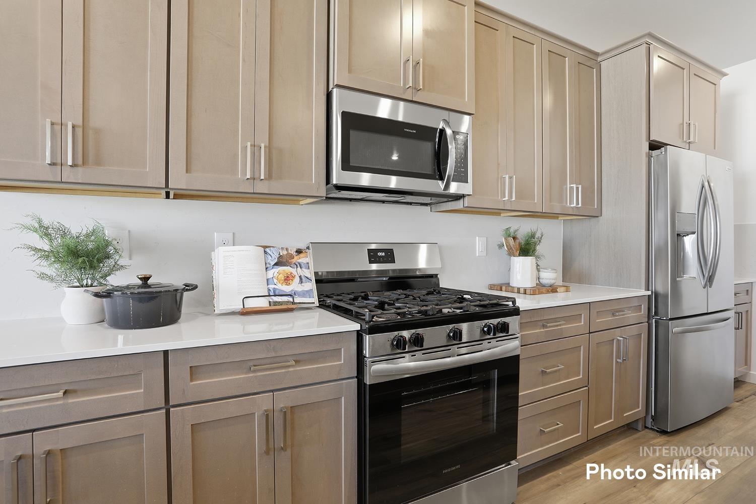 15136 Lenticular Ave