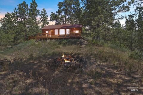Photo of 24 Deadmans Gulch, Boise, ID 83716 (MLS # 98990234)