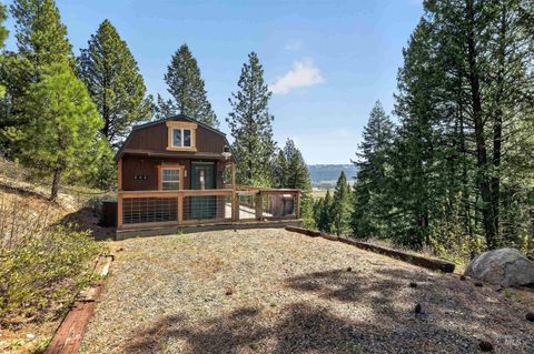 Photo of 506 Hilltop Rd, Cascade, ID 83611 (MLS # 98981564)
