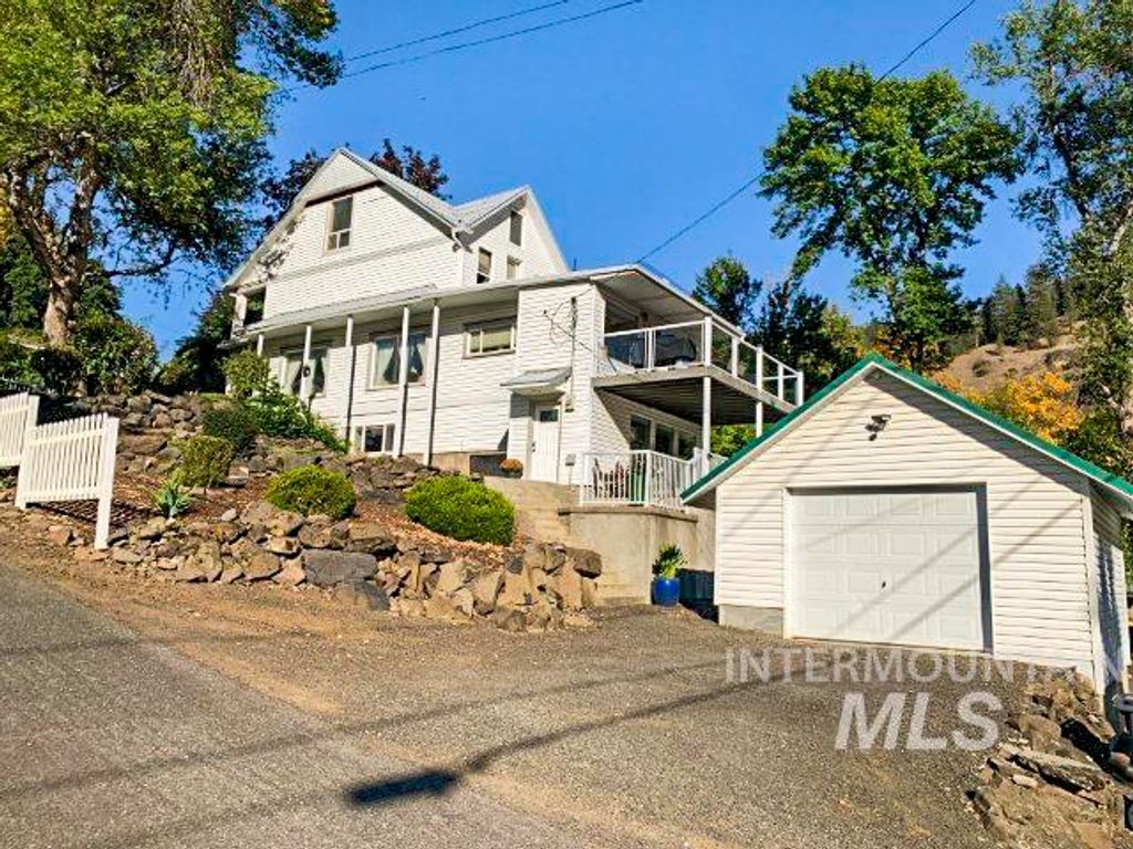 Photo of 901 E Main St, Kendrick, ID 83537 (MLS # 98977407)