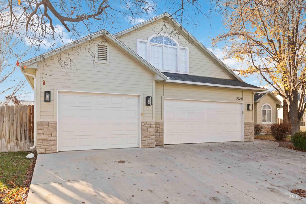 Photo of 3029 Mackay Dr, Meridian, ID 83642 (MLS # 98969112)