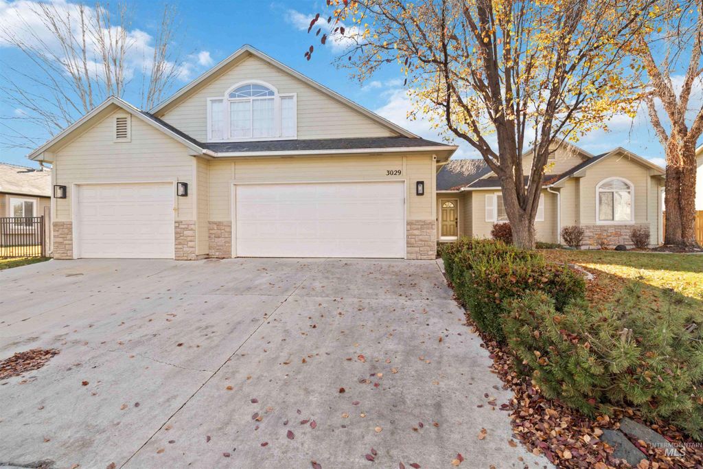Photo of 3029 Mackay Dr, Meridian, ID 83642 (MLS # 98969112)