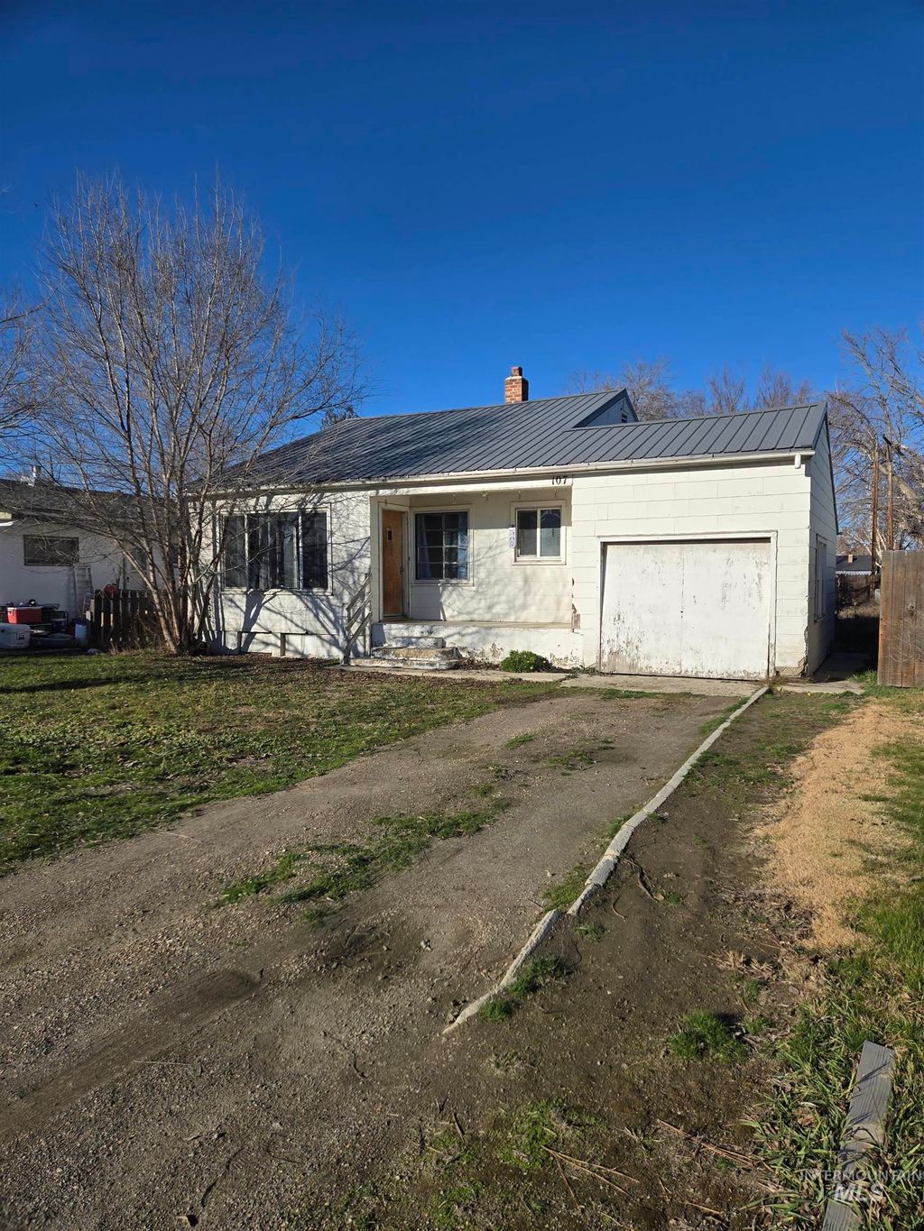 Photo of 107 E Montana Ave, Homedale, ID 83628 (MLS # 98970935)