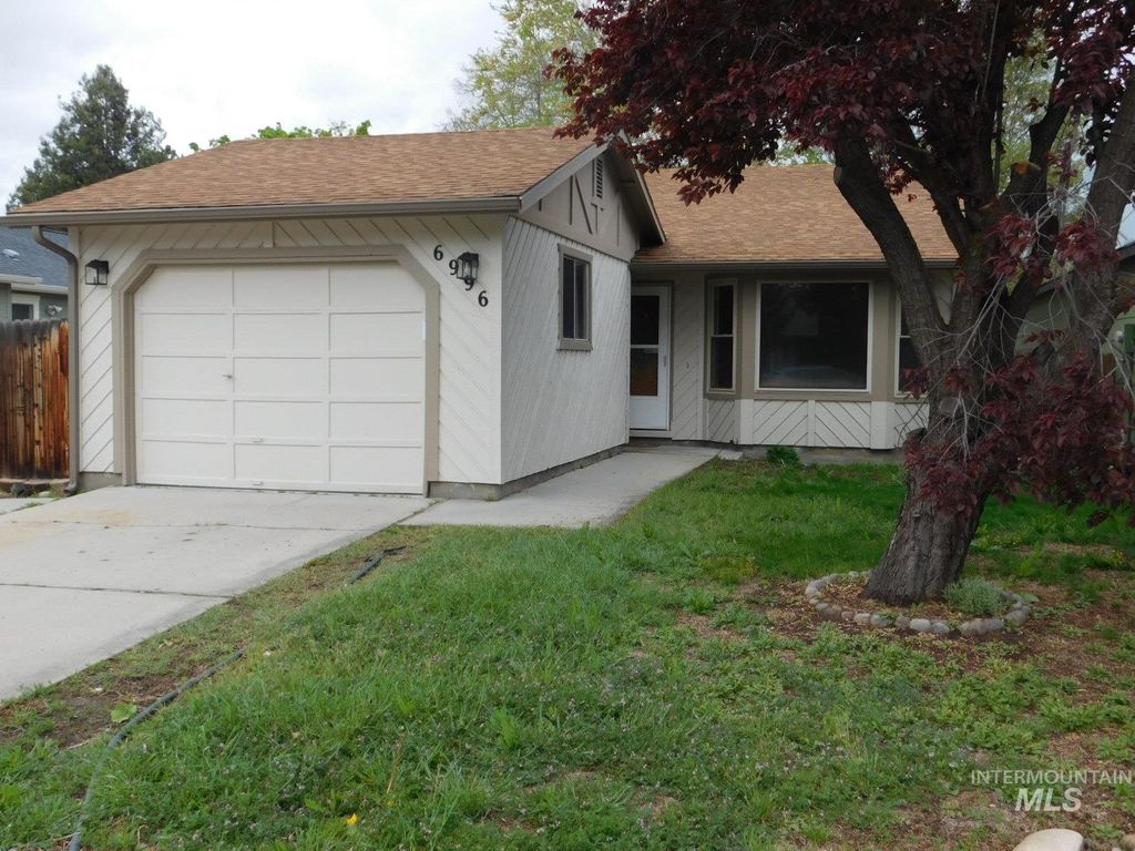 Photo of 6996 W Gillis Dr, Boise, ID 83714 (MLS # 98982699)