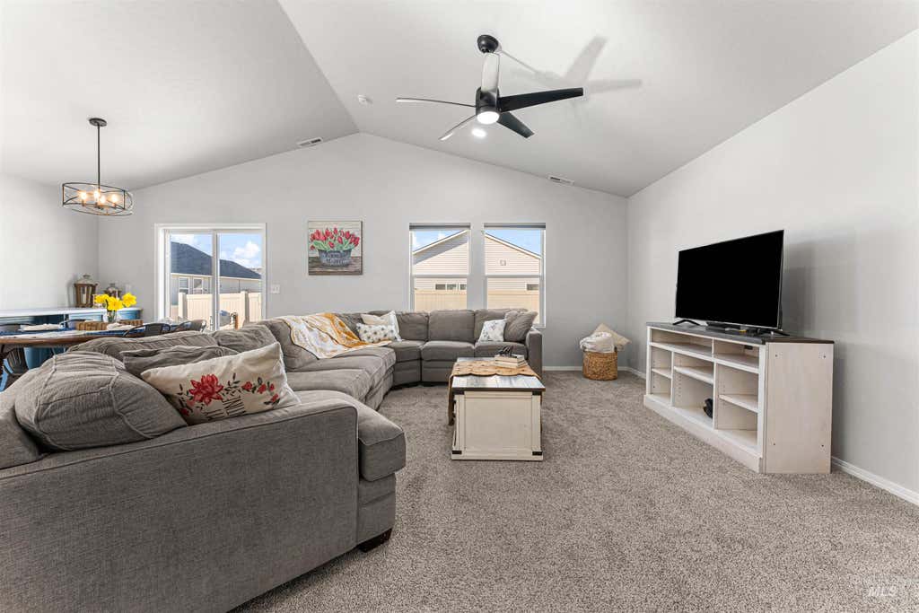 Photo of 12342 Noreen St, Caldwell, ID 83607 (MLS # 98995022)