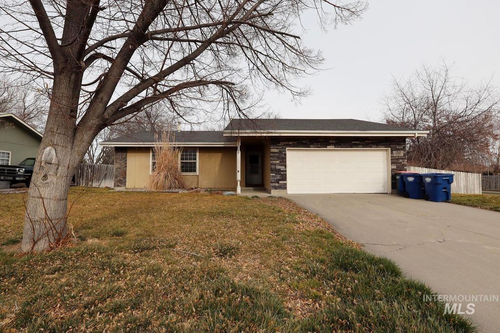 Photo of 1212 Park Meadows Dr, Twin Falls, ID 83301 (MLS # 98976337)